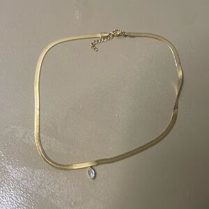 GOLD NECKLACE WITH RHINESTONE PENDANT